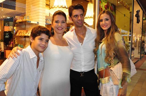 Rodrigo Sousa, Yara Barbosa, Junior Lopes e Luisa Granatto