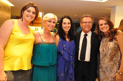 Fernanda, Kátia, Gisela e Carolina Kruschewsky e José Guido