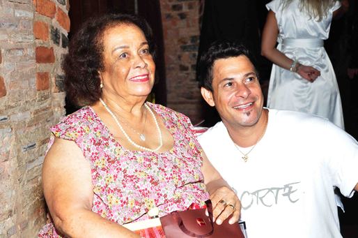 Mãe Carmem e Edu Casanova