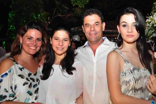 Cintia, Jéssica, José e Júlia Marques