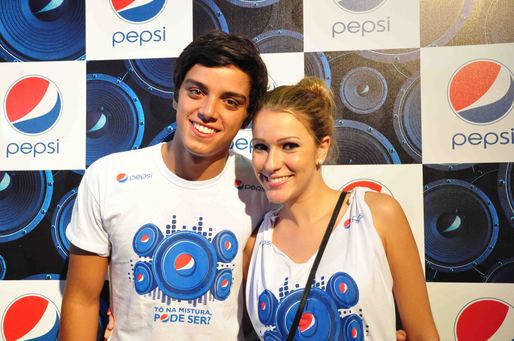 Rodrigo Simas e Juliana Rolim