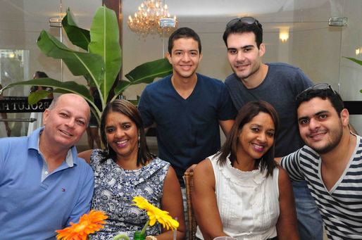 Paulo e Licia Fiscina, Lidia Oliveira, Felipe Calda, Eduardo Martinez e Luiz Carlos Caldas