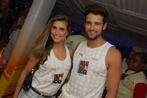 Os  ex-bbb's Flavia Viana e  Fernando Justin