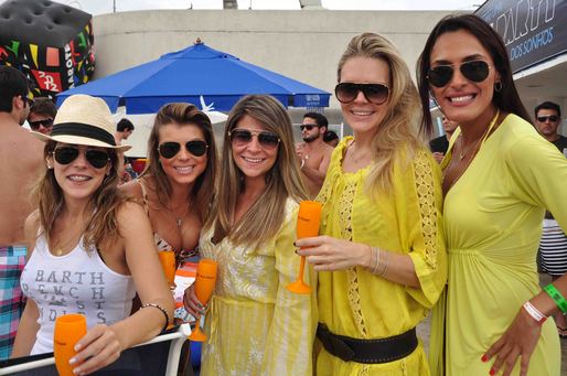 Paula Perez, Lucia Cavallini, Rafaela Queiroz, Patricia Colovan e Jaque Canazin