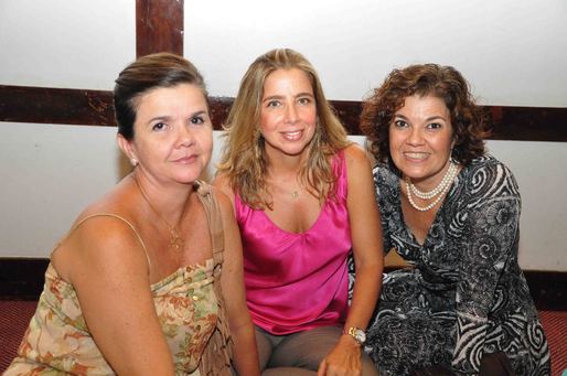 Jacqueline Costa Lino, Elliane Carvalho e Elvira Neves