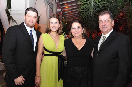 Luiz Alberto Silva, Montserrat Silva, Carolina Suarez e Matheus Suarez