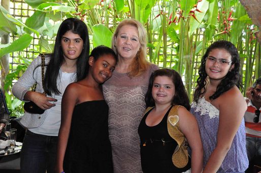 Beatriz Brito, Wanda Estefanie, Graça, Maria Fernanda e Andréa Lebran