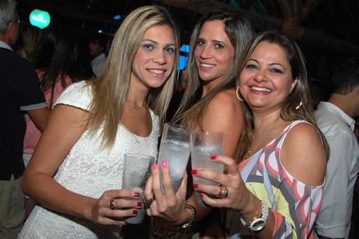 Joane Almeida, Luciana Borba e Gabriela Coni
