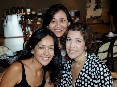 Gabriela Viveiros, Dora Oliveira e Cecília Cavargere.