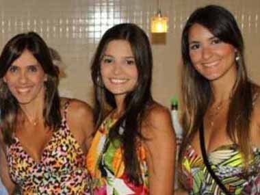 Solange Barradas Caneiro e suas filhas Ticiana e Aline