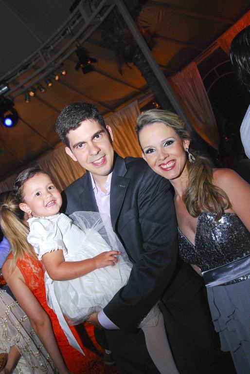 Rodrigo Licinio e Louriana Licinio com a pequena Luisa