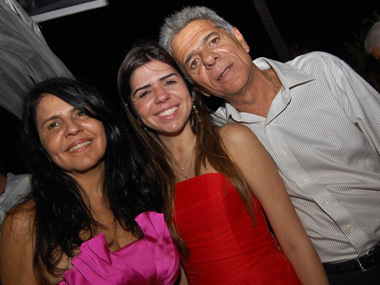 Laura, Rafaela e Artur Tanuri