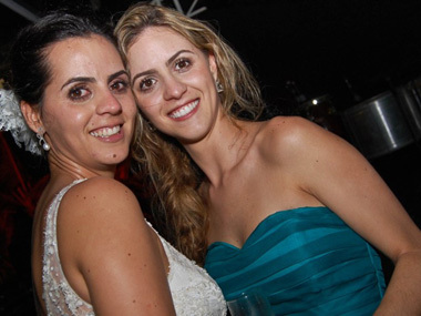 Roberta e Marcela Tanajura (irmã da noiva)