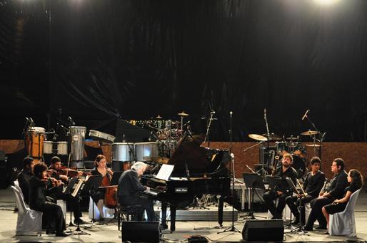 O maestro João Carlos e Orquestra