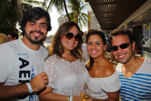 Nelson Oliveira, Alcina Oliveira, Leila Marins e Edson Junior