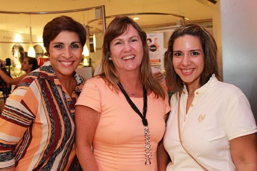 Dina Rachid, Ana Valéria e Carol Cotias