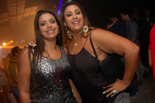 Flávia e Roberta Badaró
