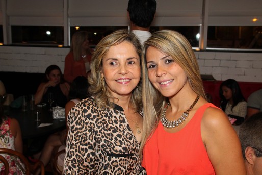 Karina e Analucie Figueiredo