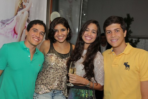 Caio Quaresma, Carolina Garrido, Camila Montenegro e Leonardo Negrão