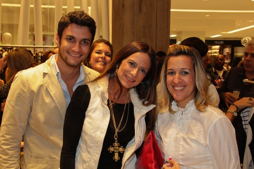 Adriano Hereda de Sanchs, Tati Fernandes e Daniela Saavedka