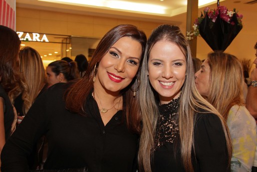 Mariana Gil e Emanuelle Lira