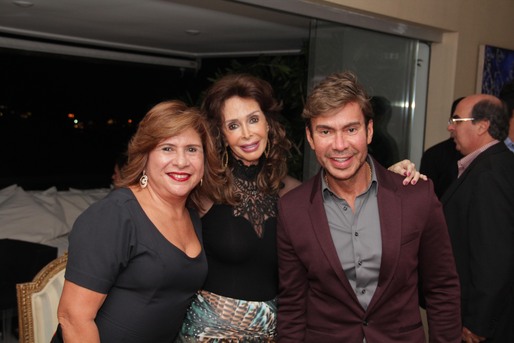Vania Andrade, Lucianha Cochrane e Carlos  Rodeiro
