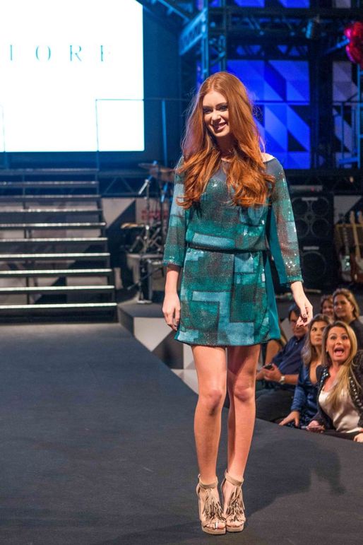 Mais um modelito em Marina Ruy Barbosa
