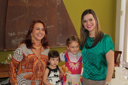 Ozana Barreto, Suri, Sofia e Lua Barreto