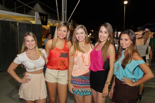 Raquel Mendes, Roberta Santos, Bruna Bahia, Priscilla Novaes e Yasmille Manzone