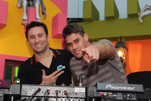 Dj's Hugo Haus e Nadyer