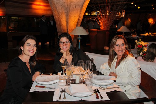 Huda Menezes, Carol Casaes e Sylvia Gladys