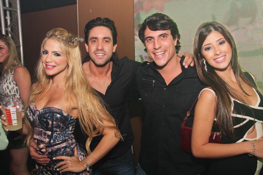 Bruna Canuto, Dj Rafael Diefentaler, Thiago Phileto e Clara Carvalho