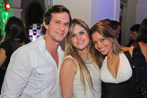 Thiago e Maira Holtz e Luci Palmeiras