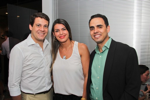 Rodrigo e Camila Alvez e Eduardo Oliva