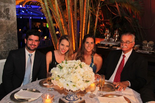 Andre, Vitoria, Luiza e Wilson Rocha