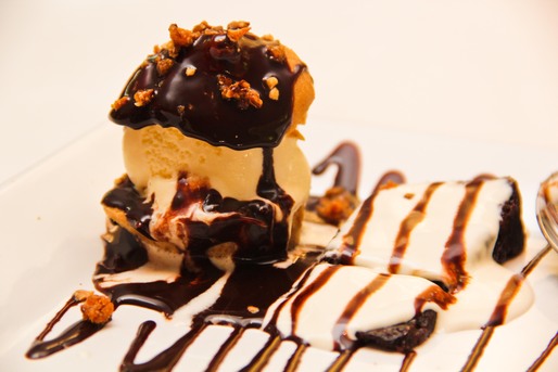 Profiterolis com Torta Búlgara