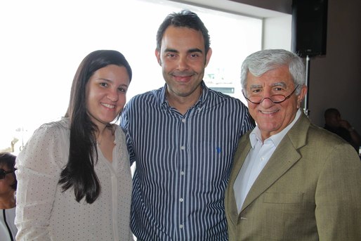 Mila e Antonio Caramelo entre Camilo Baiardi