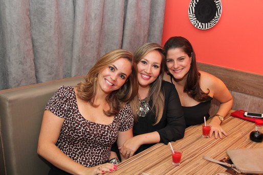 Evelyn Mendes, Juliana Lima e Larissa Guimarães