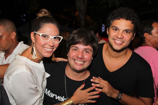 Danielle e Vinicius Mascarenhas entre Ricardo Cal