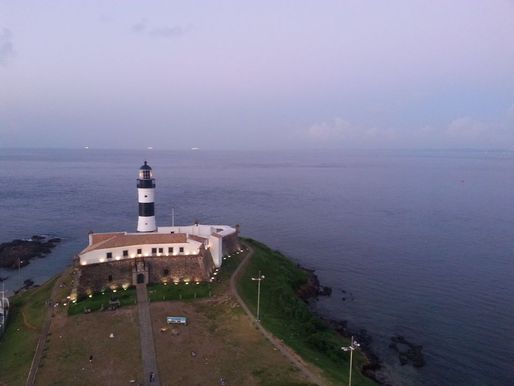 Carla Maciel - Ed. Oceania - Barra - Salvador