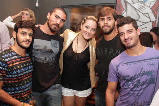 Diego Thaens,Ariel Freitas,Eve Mendes, Tiago Braga e Edu Sampaio