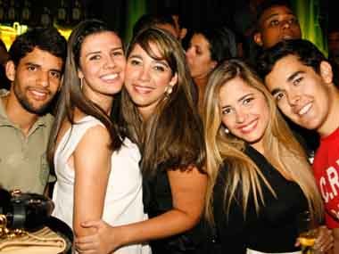 Breno Barbosa, Claudia Drum, Julia Alves, Aline Santos e Rafael Matos.