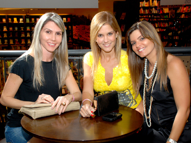 Luciana Dalmadro, Inês Barros e Priscila S. Mendonça