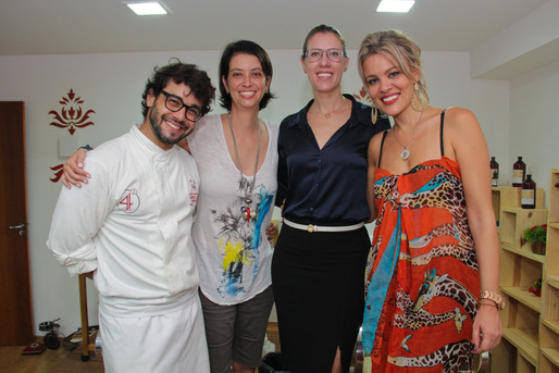 Gabriel Lobo, Alessandra Hattori , Mariana Landim e Rebeca Ernesto