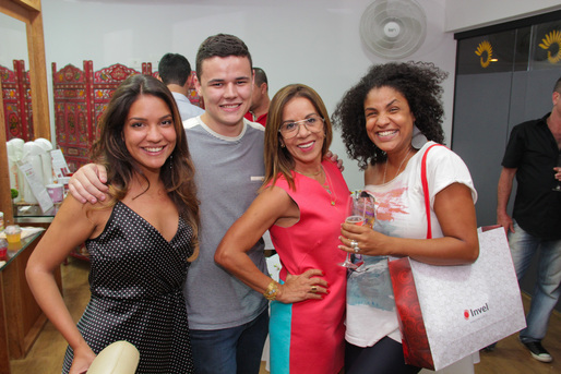 Alana Camara, Italo Oliveira, Sylvia Gladys e Tati Freitas