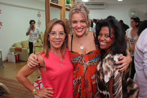 Sylvia Gladys, Rebeca Ernesto e Solange Mota