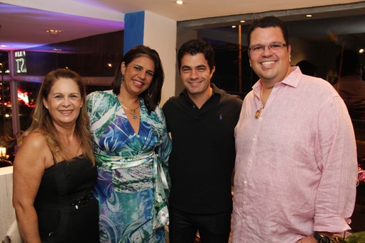 Zene Ferreira, Rose e Ricardo Ferreira entre Marcelo Fautini