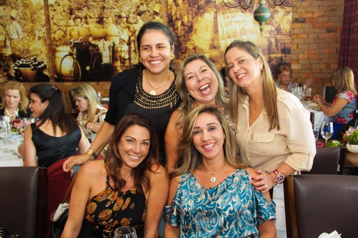 Laura Tanuri, Juju Luz, Ana Lucia Souza, Luzia Santhana e Lila Moraes