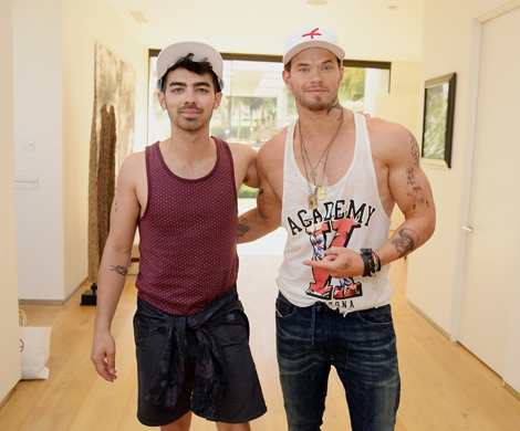 Joe Jonas e Kellan Lutz