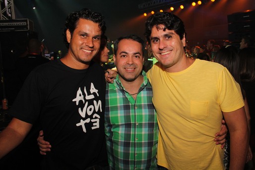 Mamed e Jamil Acruz entre Ginno Larry